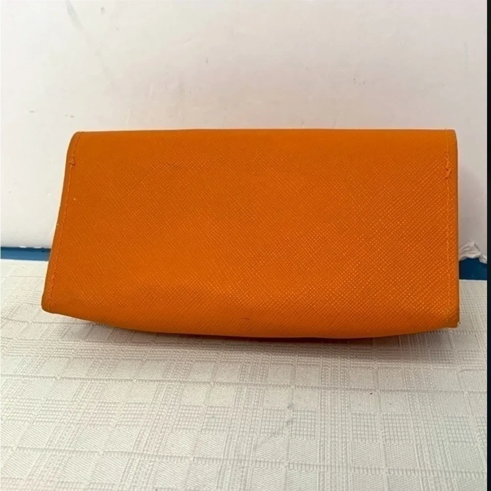 Tory Burch Glasses / Sunnies case in Orange with gold tone emblem